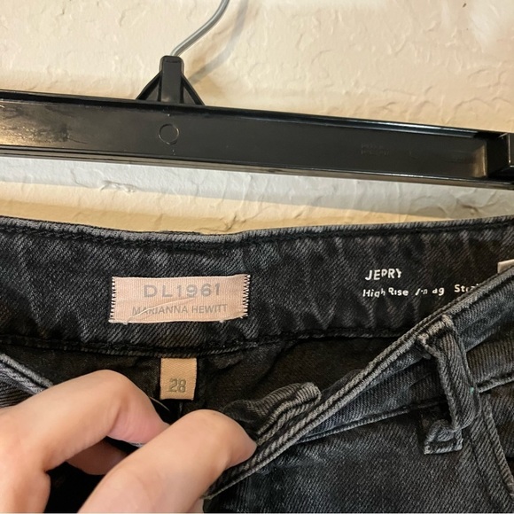 DL1961 Women's Straight Leg Jeans - Black - Picture 9 of 11